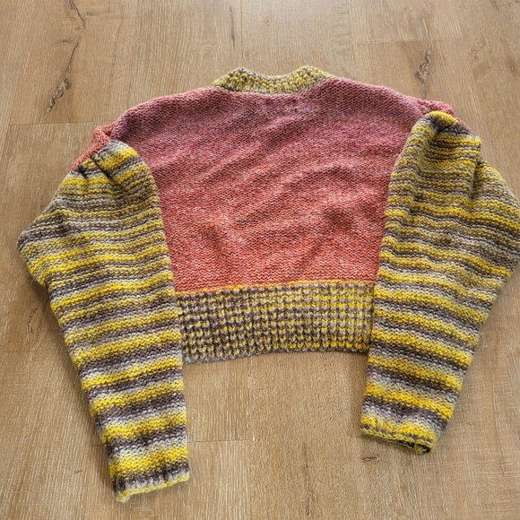 Urban Outfitters Cropped Sweater with Stripped Arms Size Small - Picture 2 of 6
